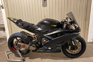Yamaha R6