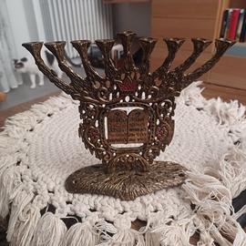 Antico Menorah ebraico da Gerusalemme