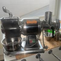 grattugia professionale con pezzi per salsiccia