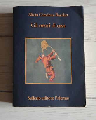 Gli onori di casa libro