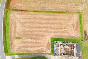 Capannone con terreno