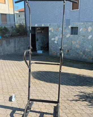 Stazione trazioni e dip palestra