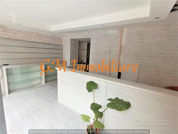 Locale Commerciale ampia vetrina