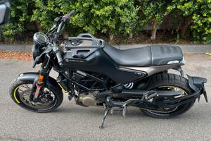 Husqvarna svartpilen 125 2022