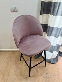 Sgabello in velluto rosa cipria con schienale