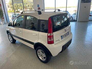 Fiat Panda 1.3 MJT 16V DPF 4x4 Climbing