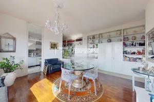 Luminoso trilocale ultimo piano panoramico