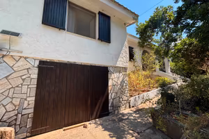 Villa con giardino su 4 lati