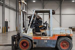 Carrello elevatore OM da 5000 kg usato
