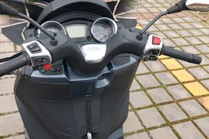 scooter  M p 3 300