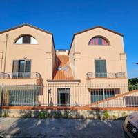 VILLA A SCHIERA A SALUDECIO
