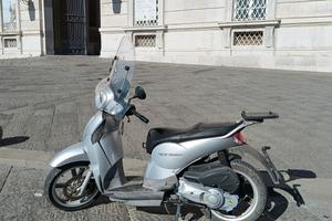 Aprilia Scarabeo 125 ie