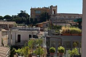 Attico / Mansarda di 250 m² con 5 locali a Roma