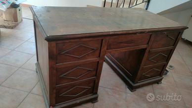 scrivania antica da restaurare 