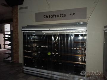 Banchi frigo supermercato 