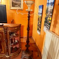 Lampada vintage in legno massiccio