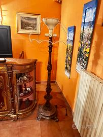 Lampada vintage in legno massiccio