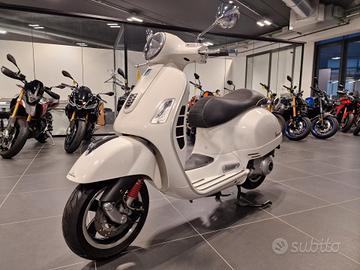 Vespa 300 GTS SUPER