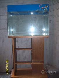 Acquario con mobiletto + Gadget