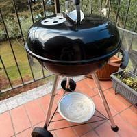 Barbecue a carbone con coperchio e accessori