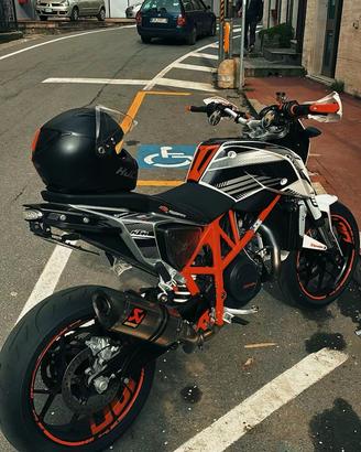 Ktm duke 690