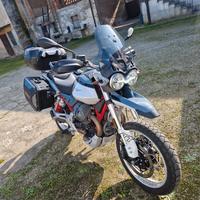 moto Guzzi v85 tt 2024
