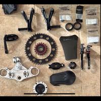 Triumph speed triple 1050 vari accessori