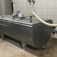 Refrigeratore per latte