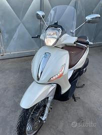 Beverly 300