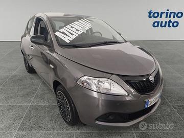 Lancia Ypsilon Ibrida SILVER PLUS