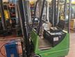 Carrello elevatore elettrico 800kg compatto per sp