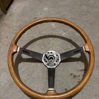 Volante Alfa Hellebore