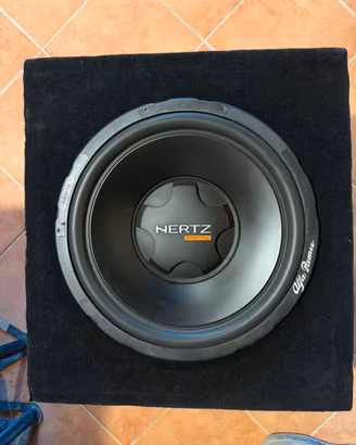 Subwoofer Hertz diametro 38 in cassa reflex