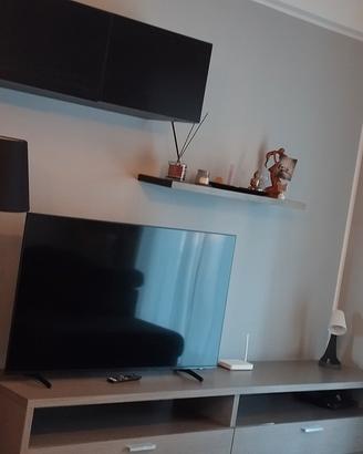 divano e parete 