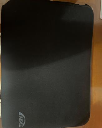 Custodia per MacBook/ pc 15”
