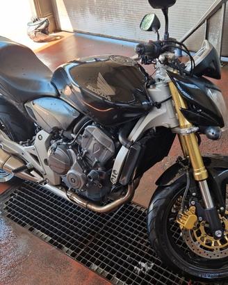 HORNET CB600F NERA E ORO