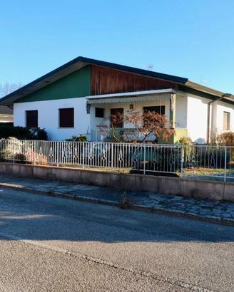 ESCLUSIVA VILLA TRICAMERE CON GIARDINO - indipe...