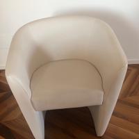 PRIVATO:- Poltroncine in pelle Bianche.