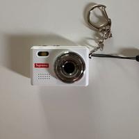 Portachiavi fotocamera digitale Supreme