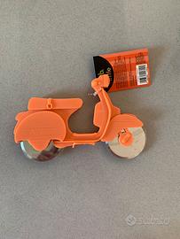 Coltello  a rotella taglia  pizza - vespa
