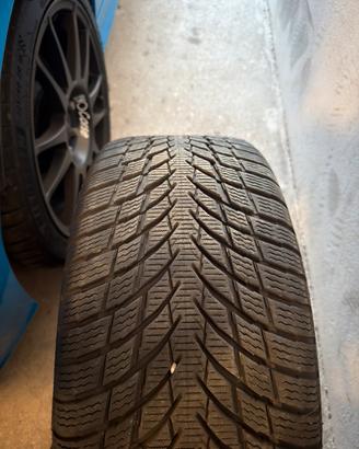 Gomme invernali nokian 225/40R18