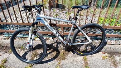 mountain bikeKTM Race Cross.