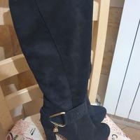 Stivali in camoscio neri