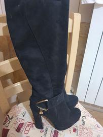 Stivali in camoscio neri