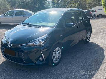 Toyota Yaris 1.5 Hybrid Allestimento Active