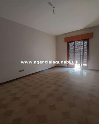 Appartamento con ampio garage