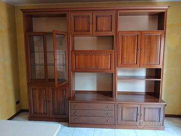 Parete attrezzata in legno