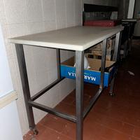 Banco in acciao con piano in teflon