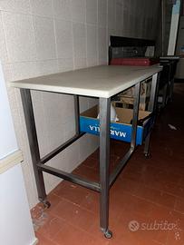 Banco in acciao con piano in teflon