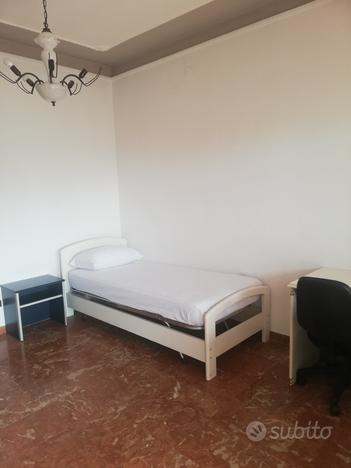 Camere singole nei pressi di Via Roma